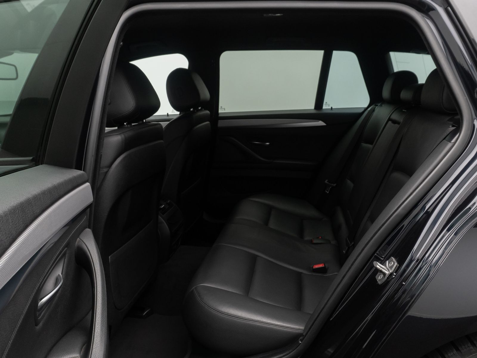 Fahrzeugabbildung BMW 525d xD M Sport Kamera HUD Alarm HiFi Komfort