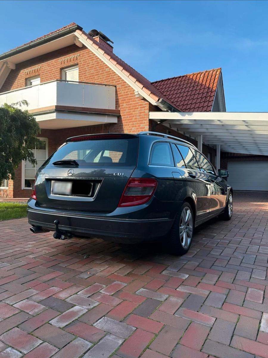 Mercedes-Benz C220 2010 — engine 170 HP (125kW)