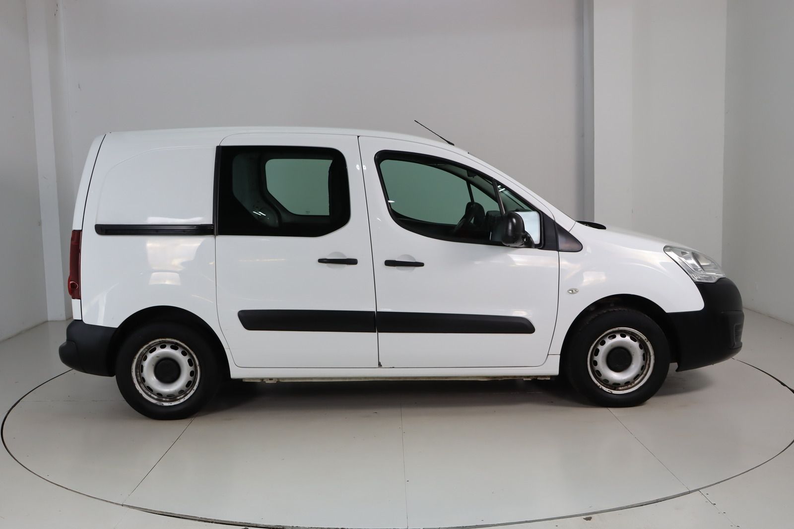 Fahrzeugabbildung Citroën Berlingo Kasten 1.6 HDi * 2 Schiebetüren * AHK *