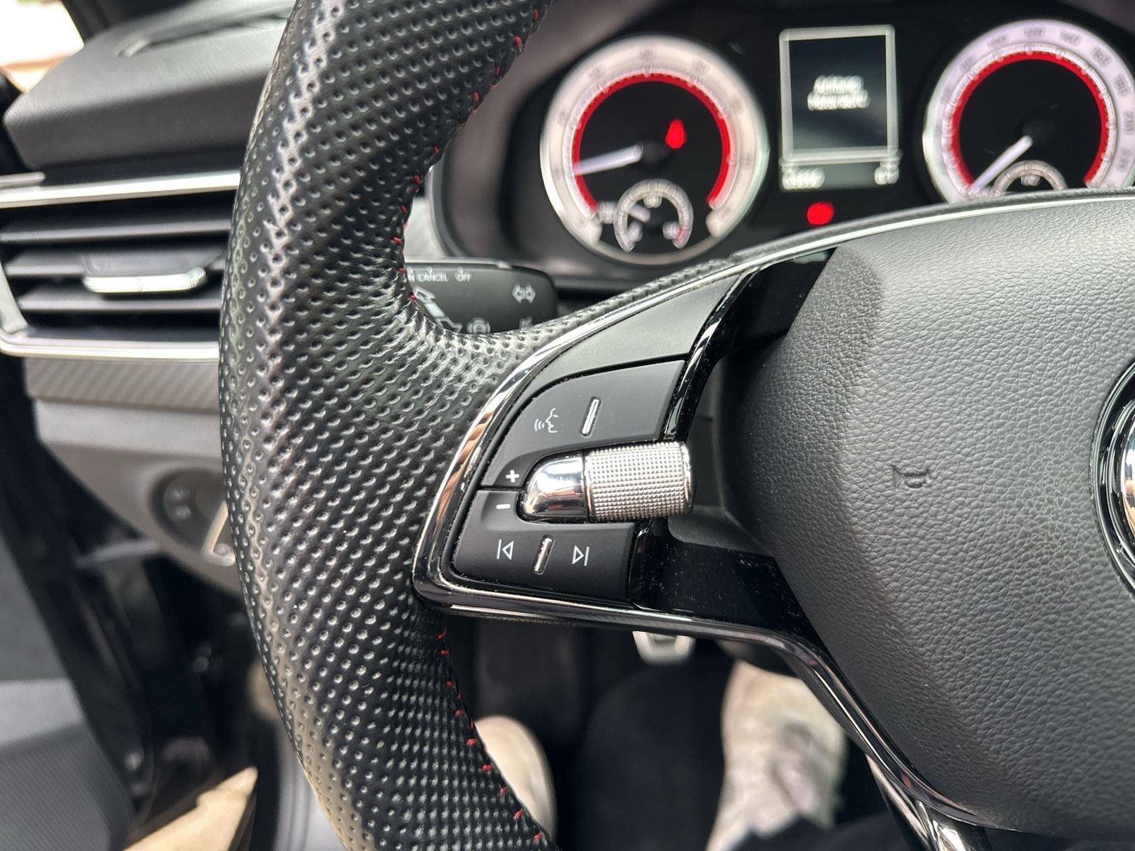 Kamiq 1.0 TSI Monte Carlo, LED, Winterpaket, 18"