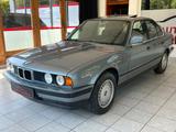 BMW 520 i |SCHIEBEDACH|TEILLEDER|LMF|H-KENNZEICHEN| - BMW 520 aus 1988