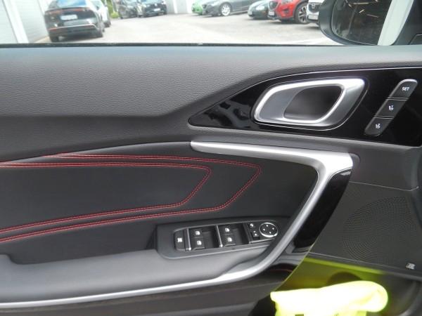 Kia ProCeed GT / mit Klappensteuerung