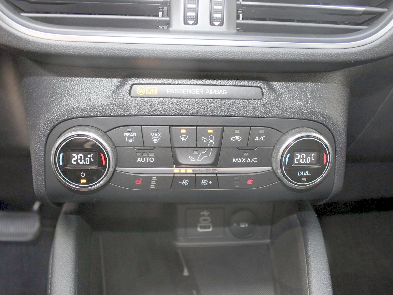 Fahrzeugabbildung Ford Kuga Plug-In Hybrid Titanium 2,5 Duratec