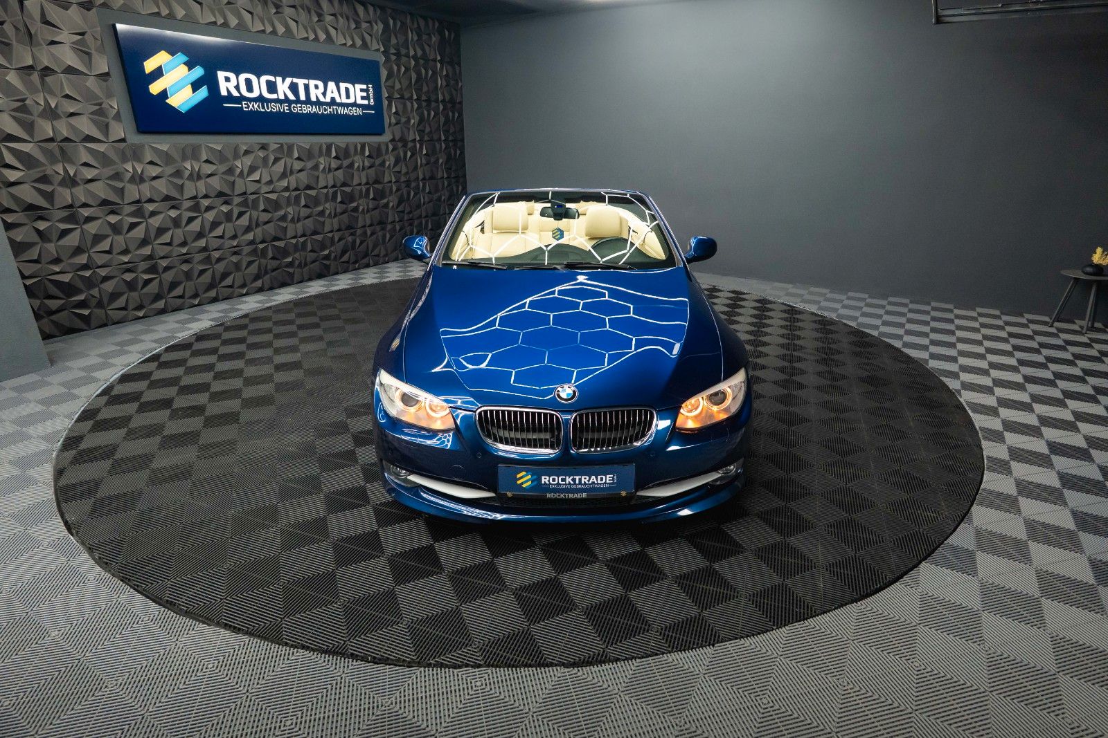 Fahrzeugabbildung BMW 330d Cabrio Sport Edition *Bi-Xenon*H&K*Memory*