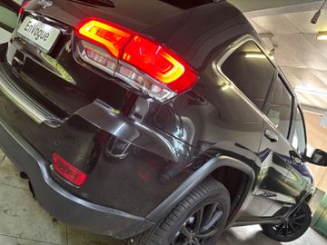 Jeep Grand Cherokee - 2