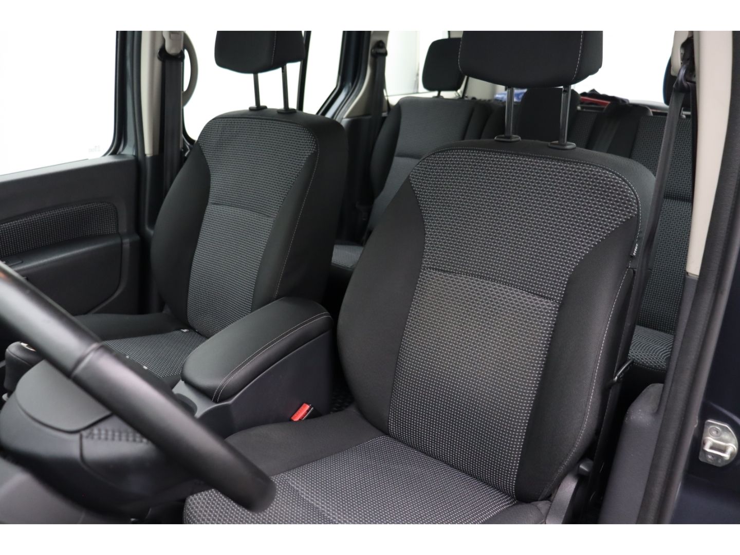 Fahrzeugabbildung Mercedes-Benz Citan Kombi 112 lang Navigation