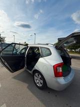 Kia carens - gebrauchte Kia Carens aus dem Jahr 2008