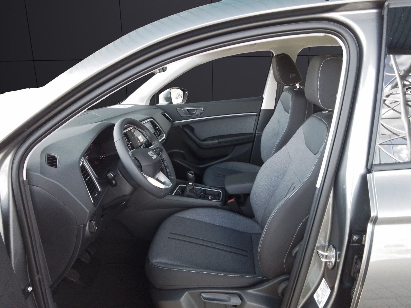Fahrzeugabbildung SEAT Ateca TSI Style LED Navi ACC RFK SH App LM