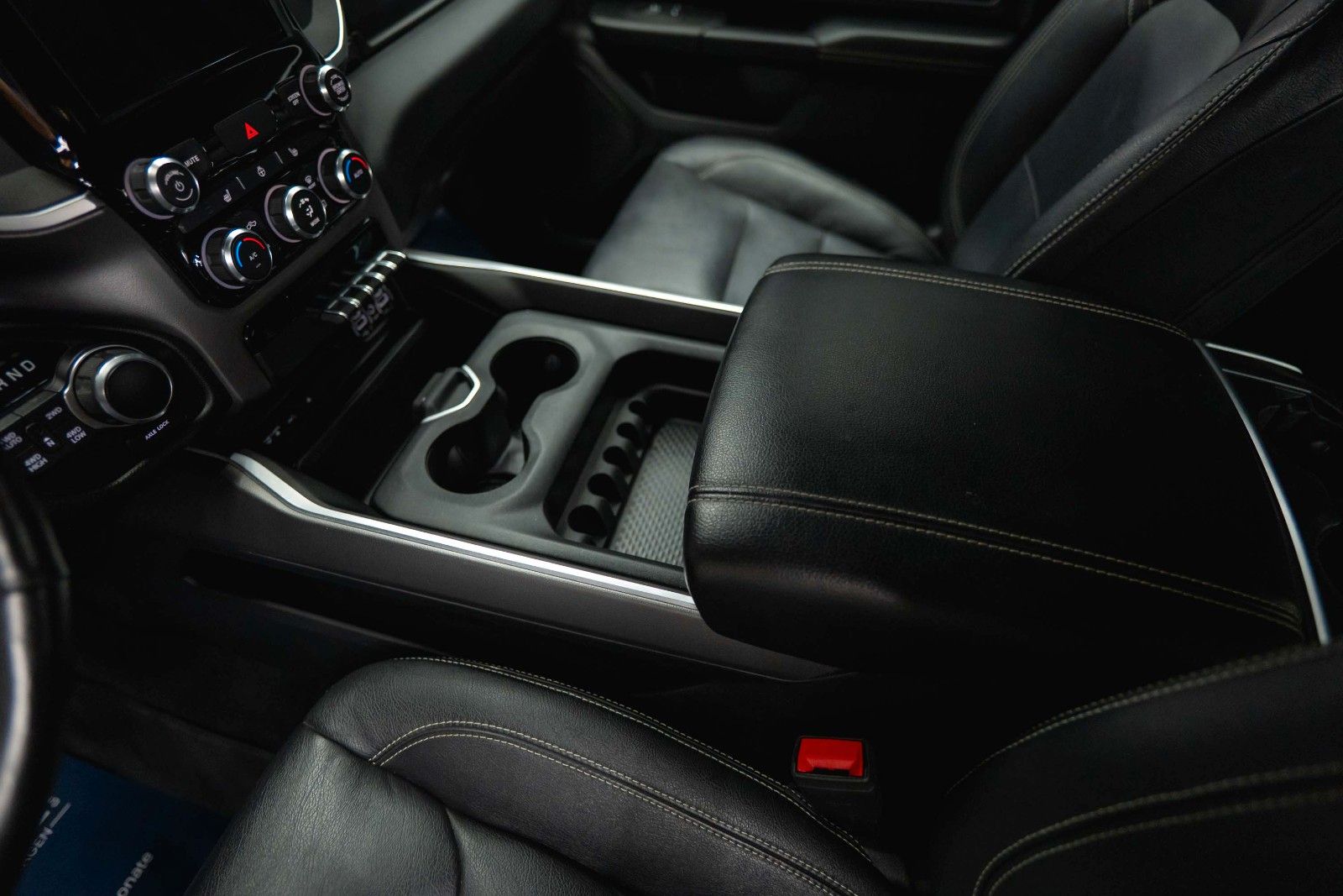 Fahrzeugabbildung Dodge RAM 5.7 V8 HEMI 4x4 BLACK *LPG 200L*Unfallfrei*