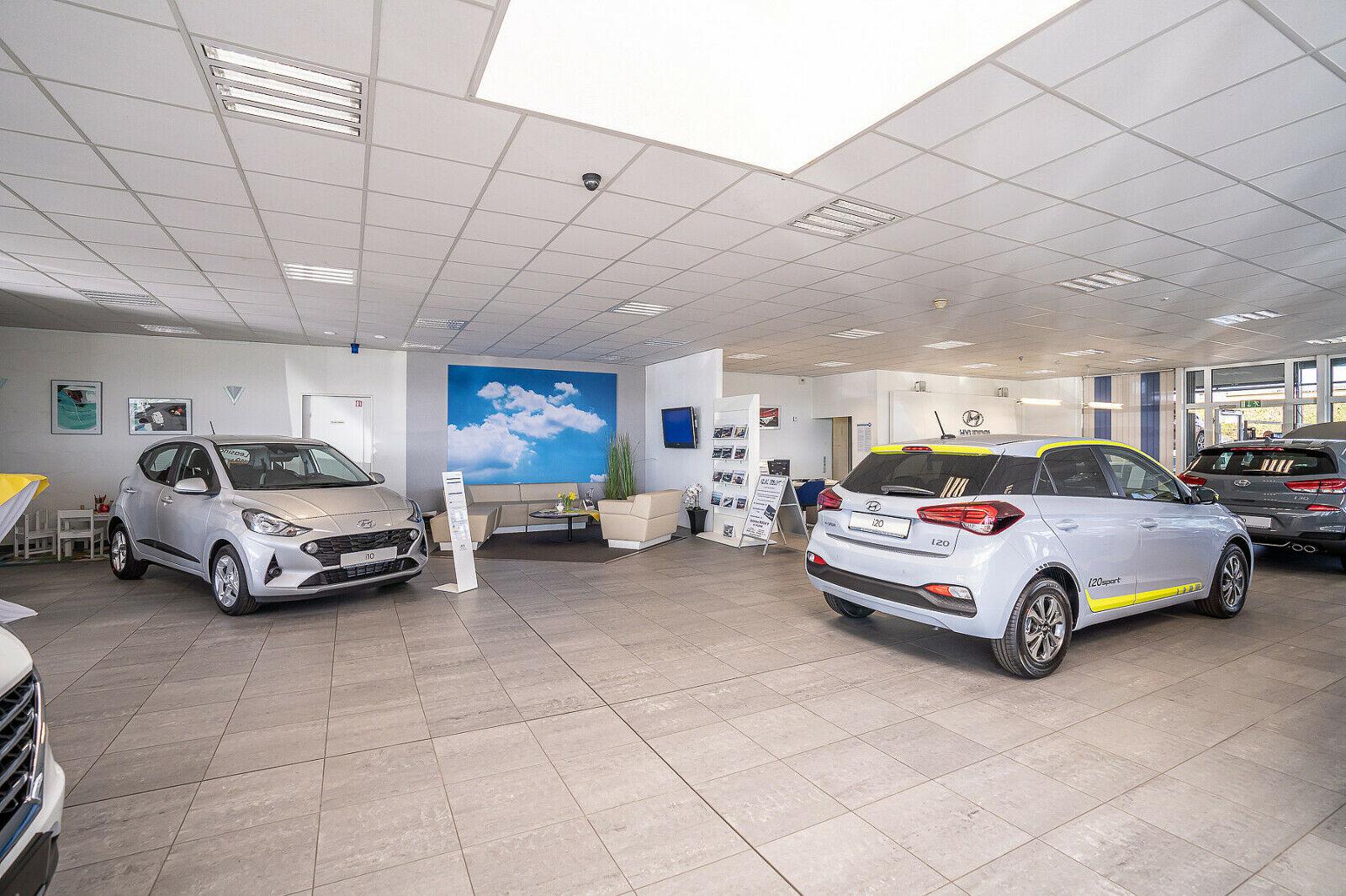 showroom-image-top