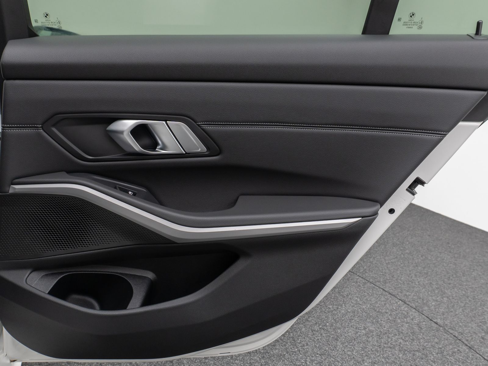 Fahrzeugabbildung BMW 320e Kamera Leder DAB Alarm DrivAssistent Sport