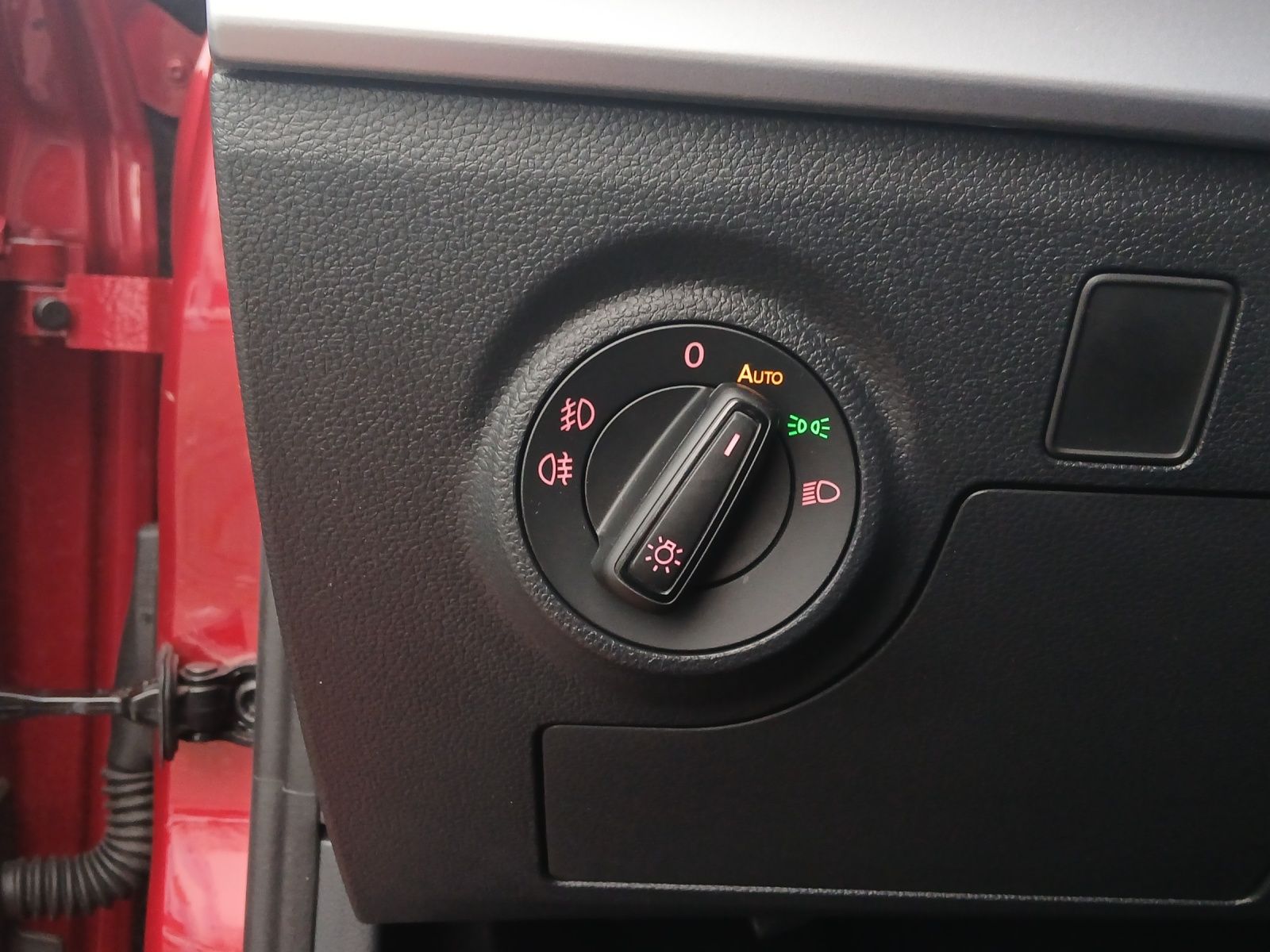 Fahrzeugabbildung SEAT Ibiza TSI FR DSG LED Pano 18''