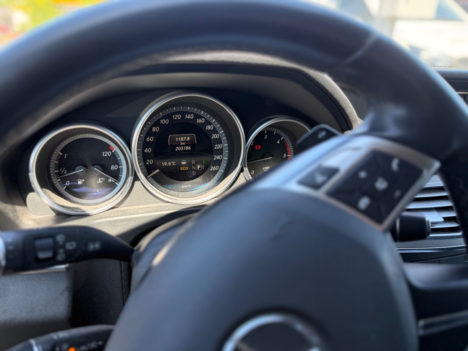 MERCEDES-BENZ E 220 BlueTEC 4MATIC T Autom. -