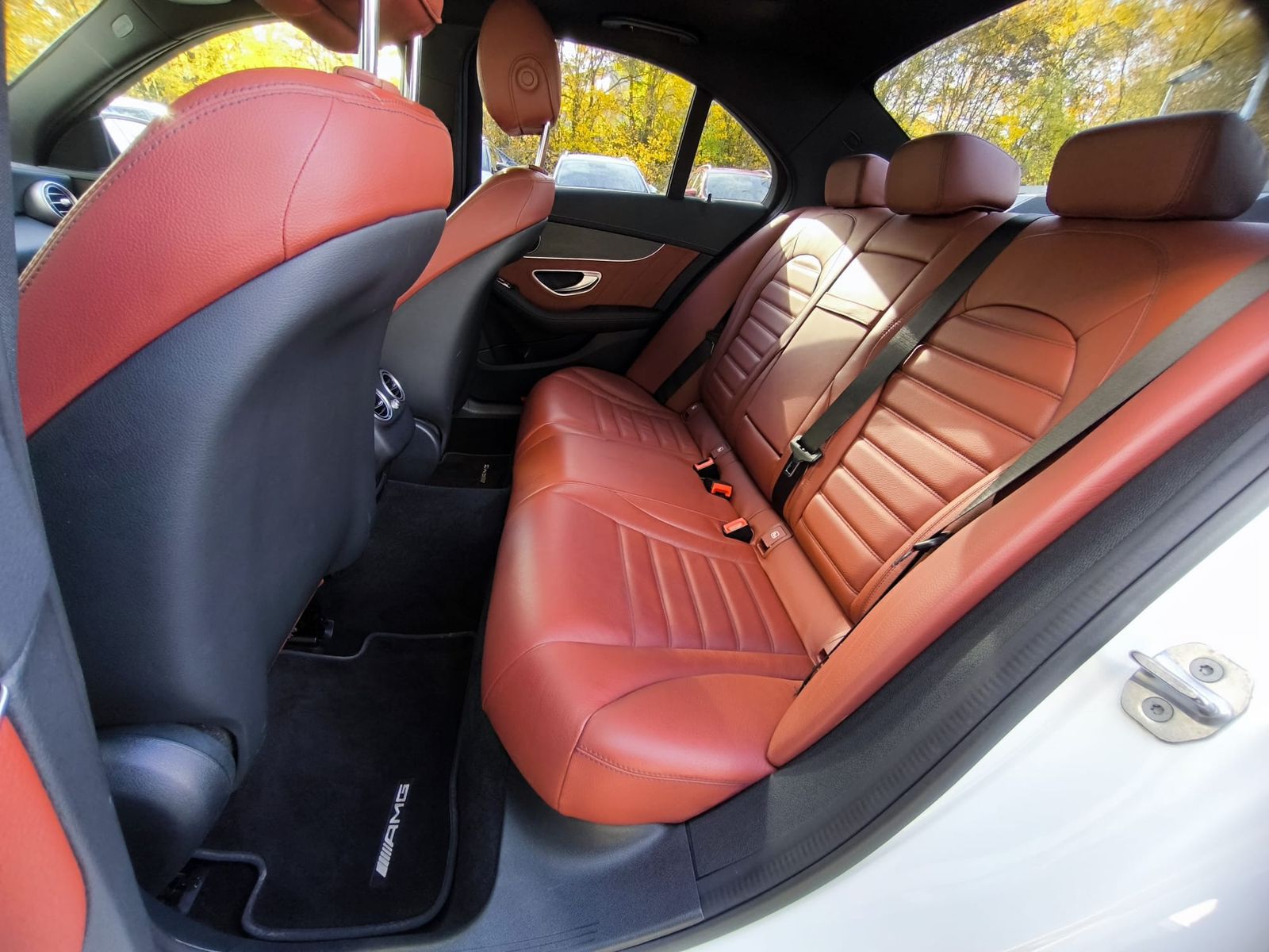 Fahrzeugabbildung Mercedes-Benz C 300e 9G 2X AMG Line >PANOR+NIGHT+NAVI+LED+SHZ+