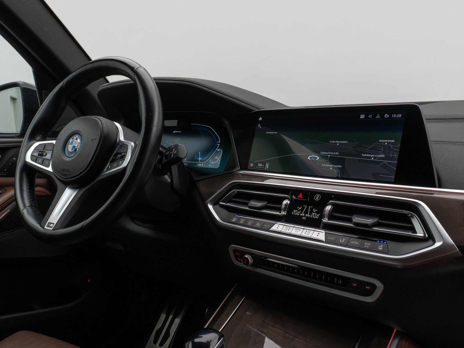 Fahrzeugabbildung BMW X5 xD45e M Sport 360°HUD DAB H/K Individual 21Zl