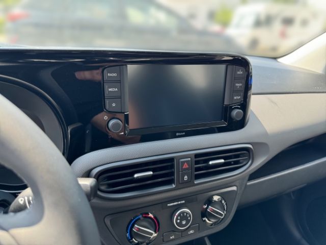 Fahrzeugabbildung Hyundai i10 1.0 MJ24 M/T Select KLIMA+RADIO+TEMPOMAT+UVM