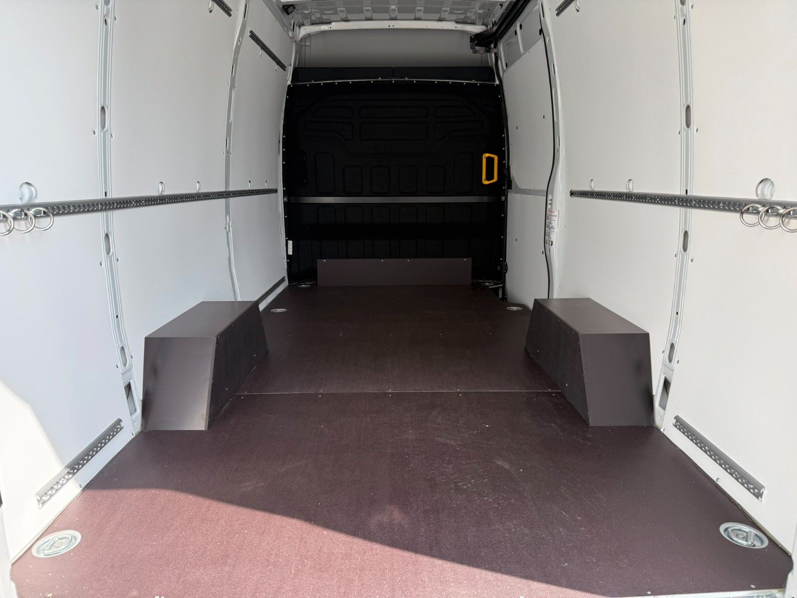 Fahrzeugabbildung Iveco Daily 35S16A8 V Kastenwagen *R 3520 mm*