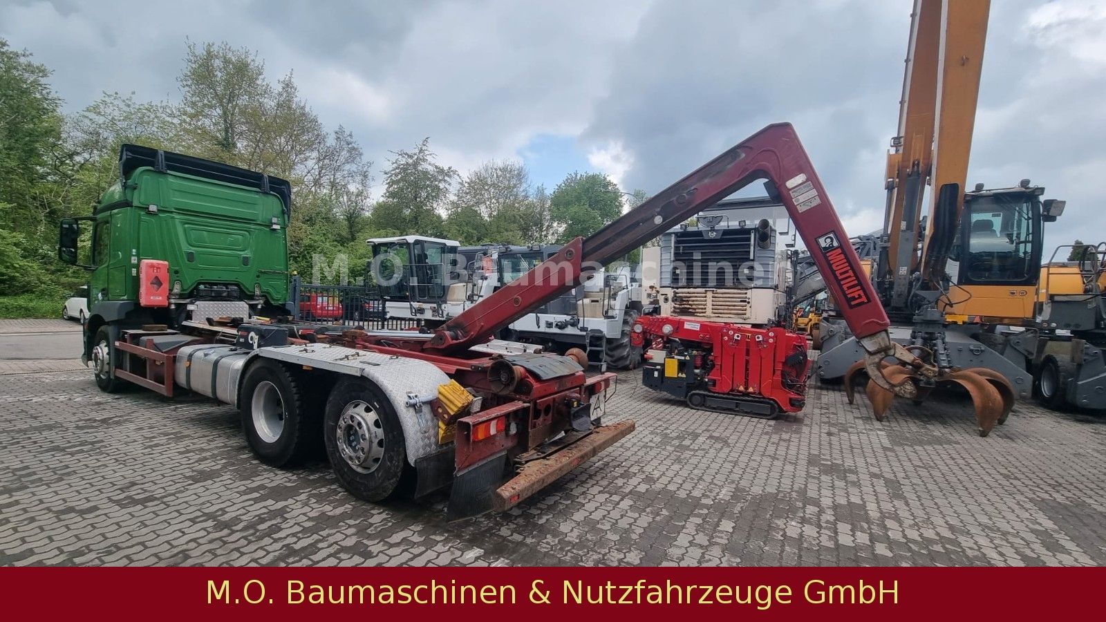 Fahrzeugabbildung Mercedes-Benz Antos 2546 / Euro 6 / 6x2 / Hiab Abroller /