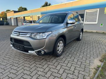 Mitsubishi Outlander - 1