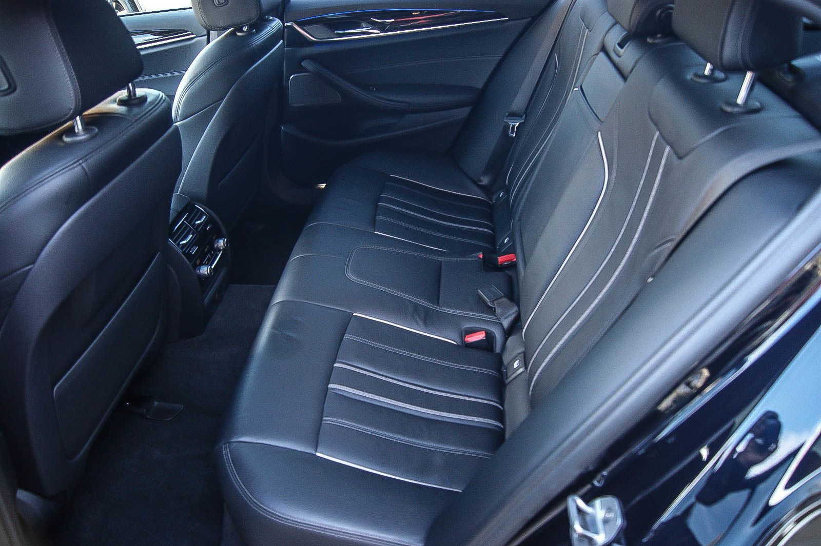 Fahrzeugabbildung BMW M550 xDrive V8 340kW/462PS HEADUP HARMAN&KARDON