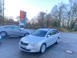 Skoda Superb 2.0 TDI DSG Exclusive Combi XENON NAVI - Skoda Superb