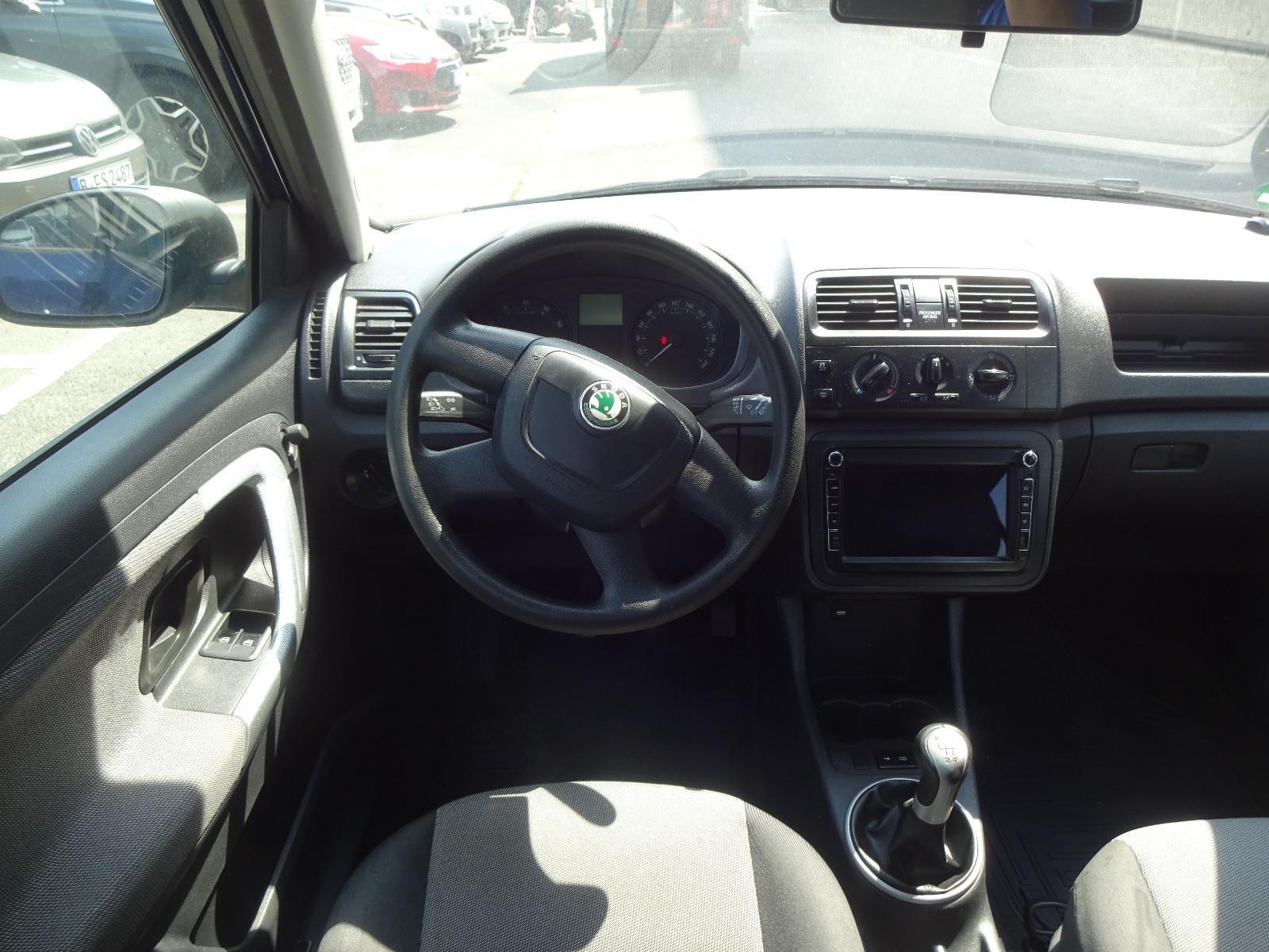 Skoda Fabia 2011 — photo 8