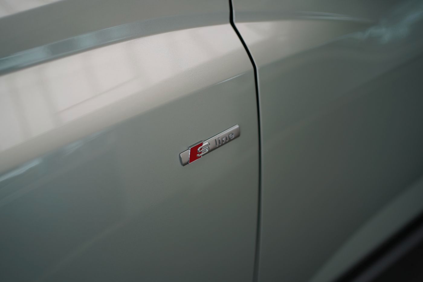 Fahrzeugabbildung Audi Q3 40 TFSI quattro S Line +Komfortzugang+LED+AHK