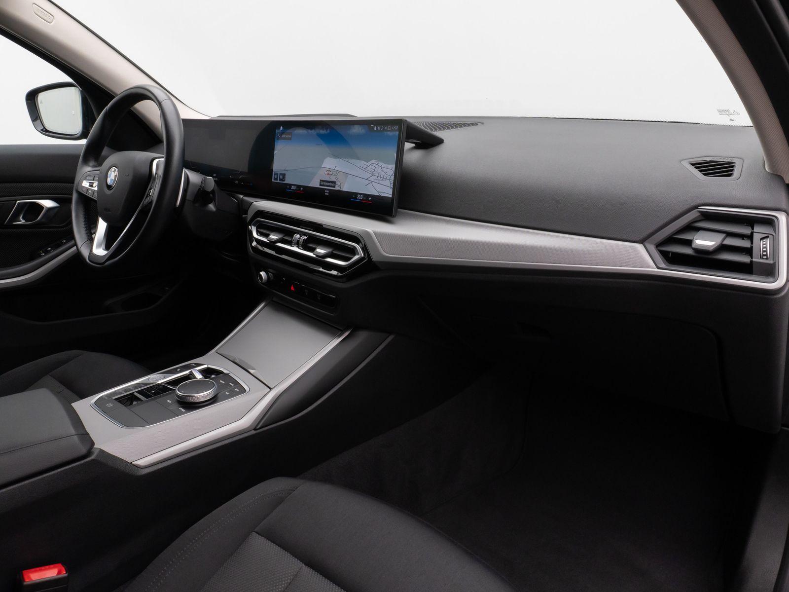 Fahrzeugabbildung BMW 320d xD Stop&Go DAB Kamera HUD Komfort Widscreen