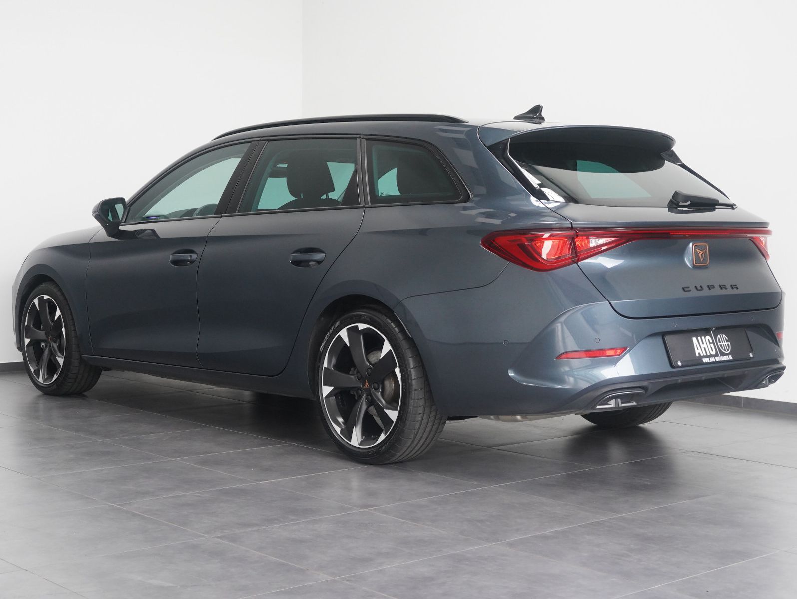 Fahrzeugabbildung CUPRA Leon Sportstourer 2.0 TSI DSG