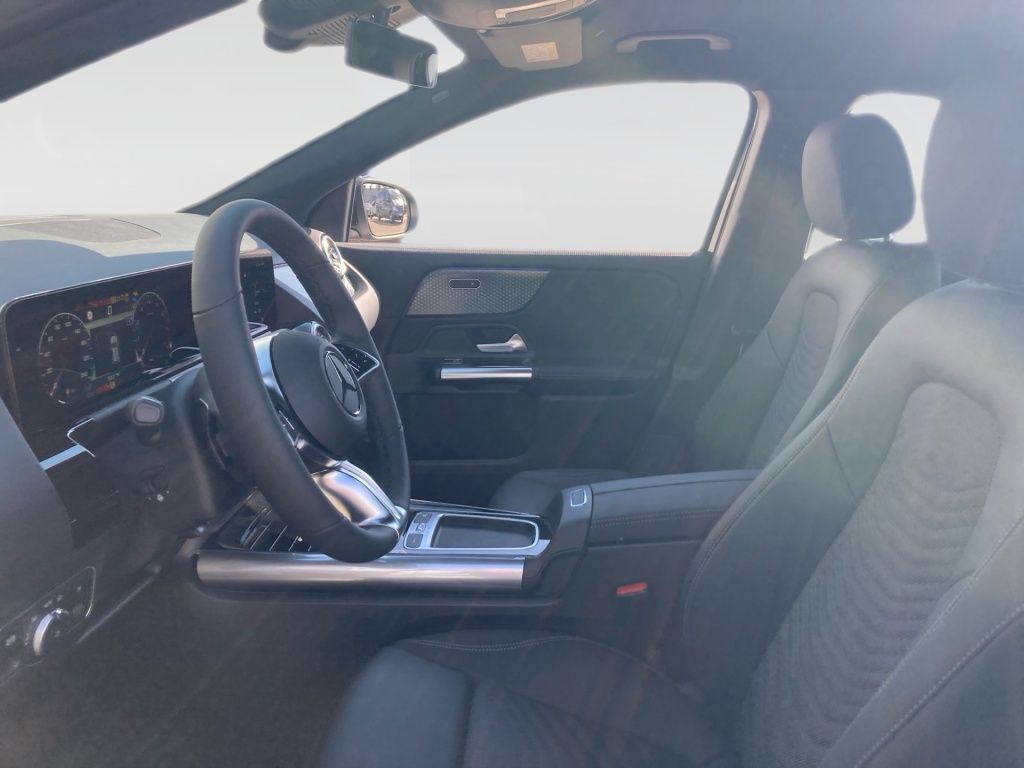 Mercedes-Benz GLA 180 Progressive Line DISTRONIC KEYLESS 360°K foto 11