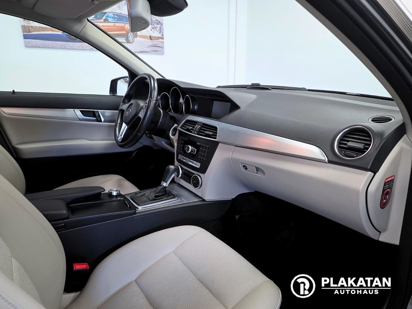Fahrzeugabbildung Mercedes-Benz C 200 CGI Avantgarde Bi-Xenon AdaptLicht