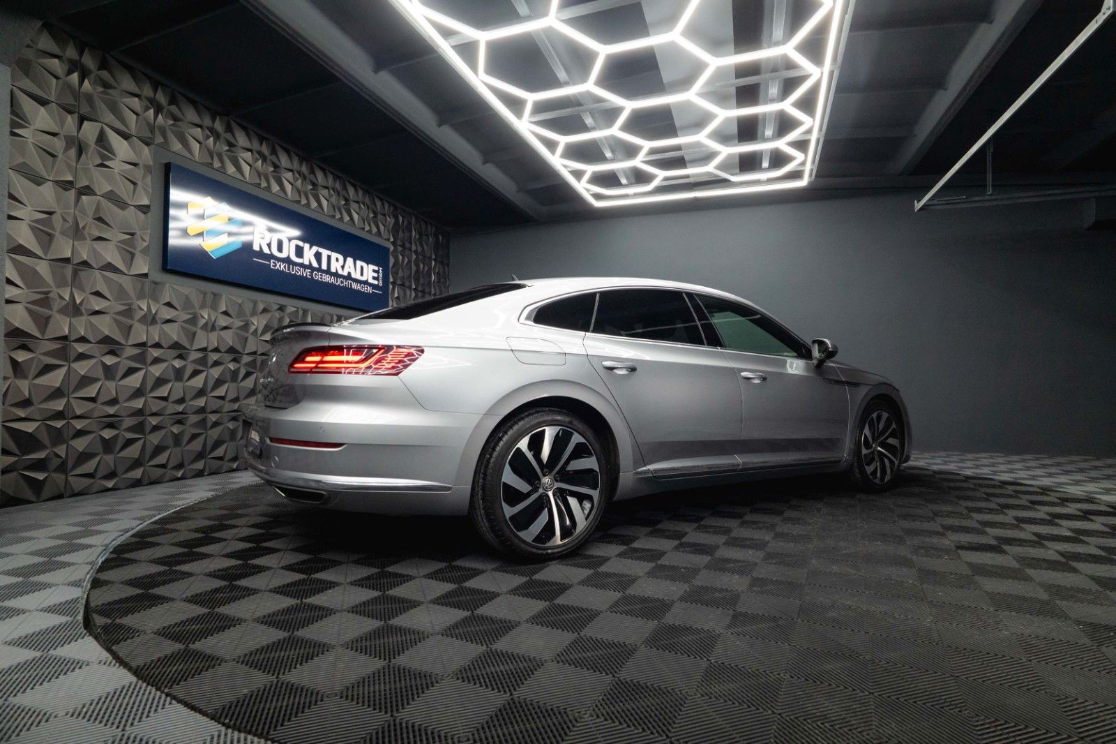 Fahrzeugabbildung Volkswagen Arteon R-Line+ | ACC | Massage | LED | 19 Zoll