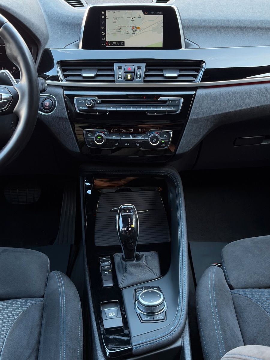 Fahrzeugabbildung BMW X1 sDrive20i M Sport Shadow LED Temp PDC