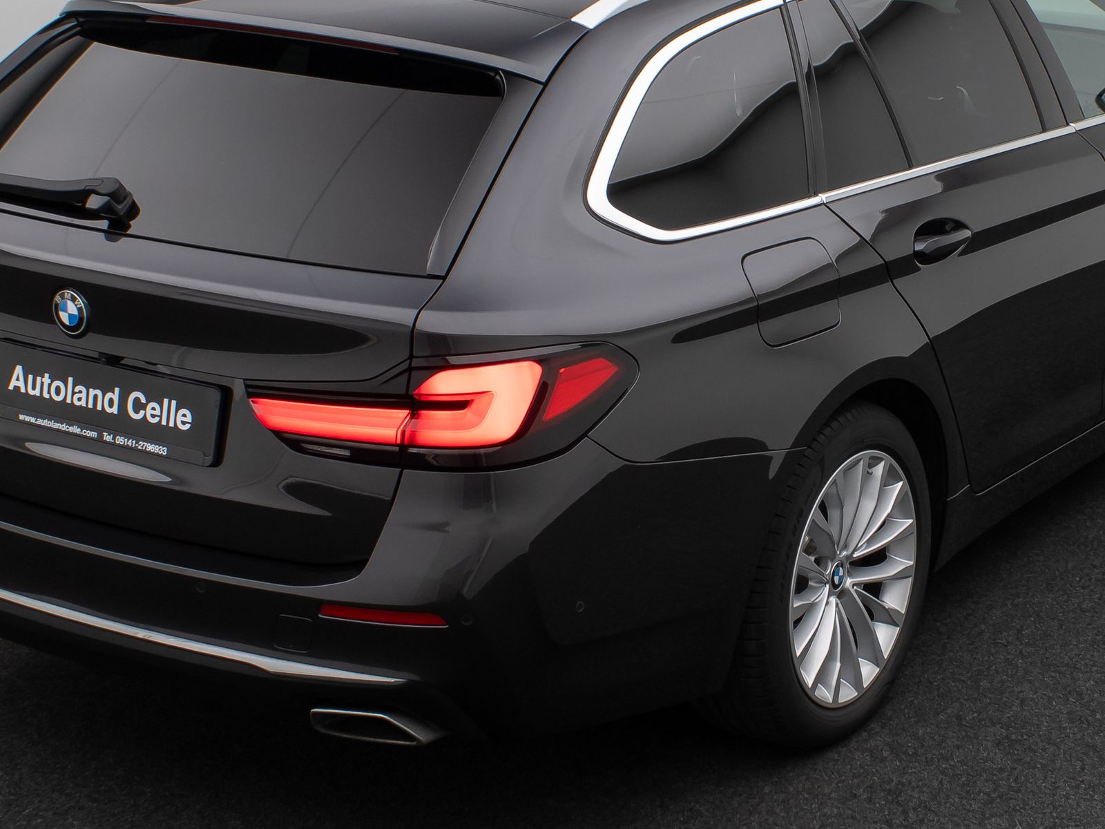 Fahrzeugabbildung BMW 540d xD LuxuryLine Panorama Laser Kamera HUD H/K