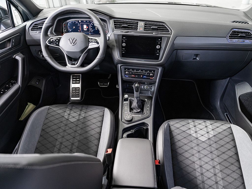 Fahrzeugabbildung Volkswagen Tiguan Allspace 2.0 TSI R-Line 4MOTION ACC 360°