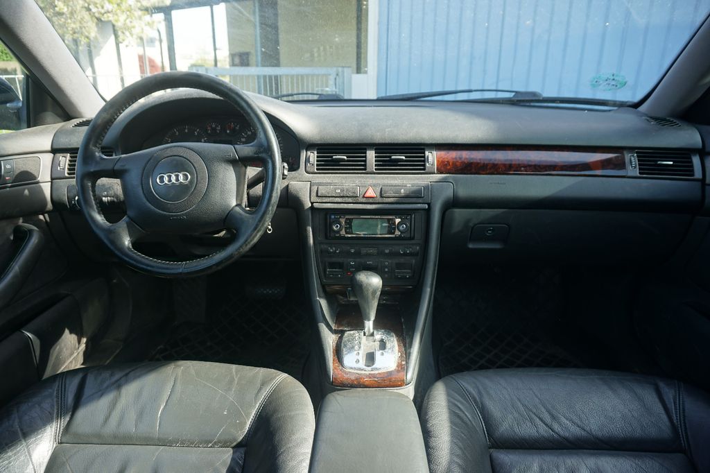 AUDI A6 6