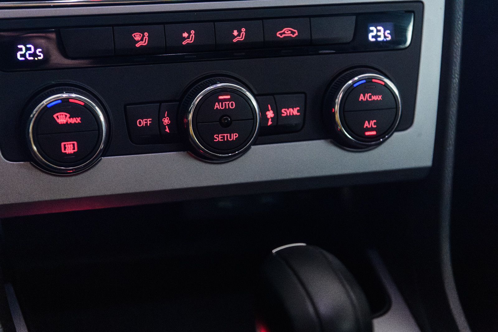 Fahrzeugabbildung SEAT Leon ST Xcellence DSG+Navi+AHK+LED
