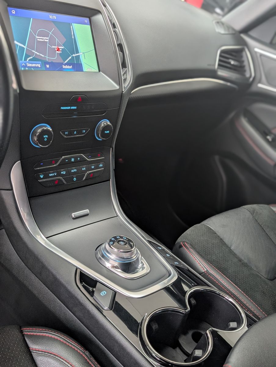 Fahrzeugabbildung Ford S-MAX 2.0 ST-Line ACC LED KAM StHZ SHZ MEMO