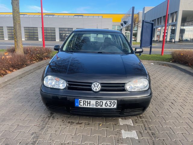 Volkswagen Golf 1.9TDI 74kW tiptronic Special