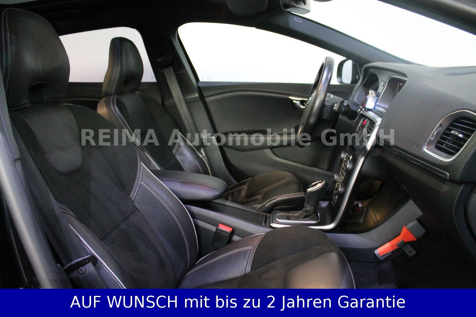 Fahrzeugabbildung Volvo V40 2,0D  R-Design, Pano, LED, H&K