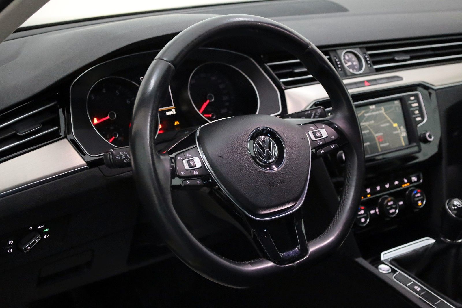 Fahrzeugabbildung Volkswagen Passat Variant Highline T.Leder,Navi,LED,Massage