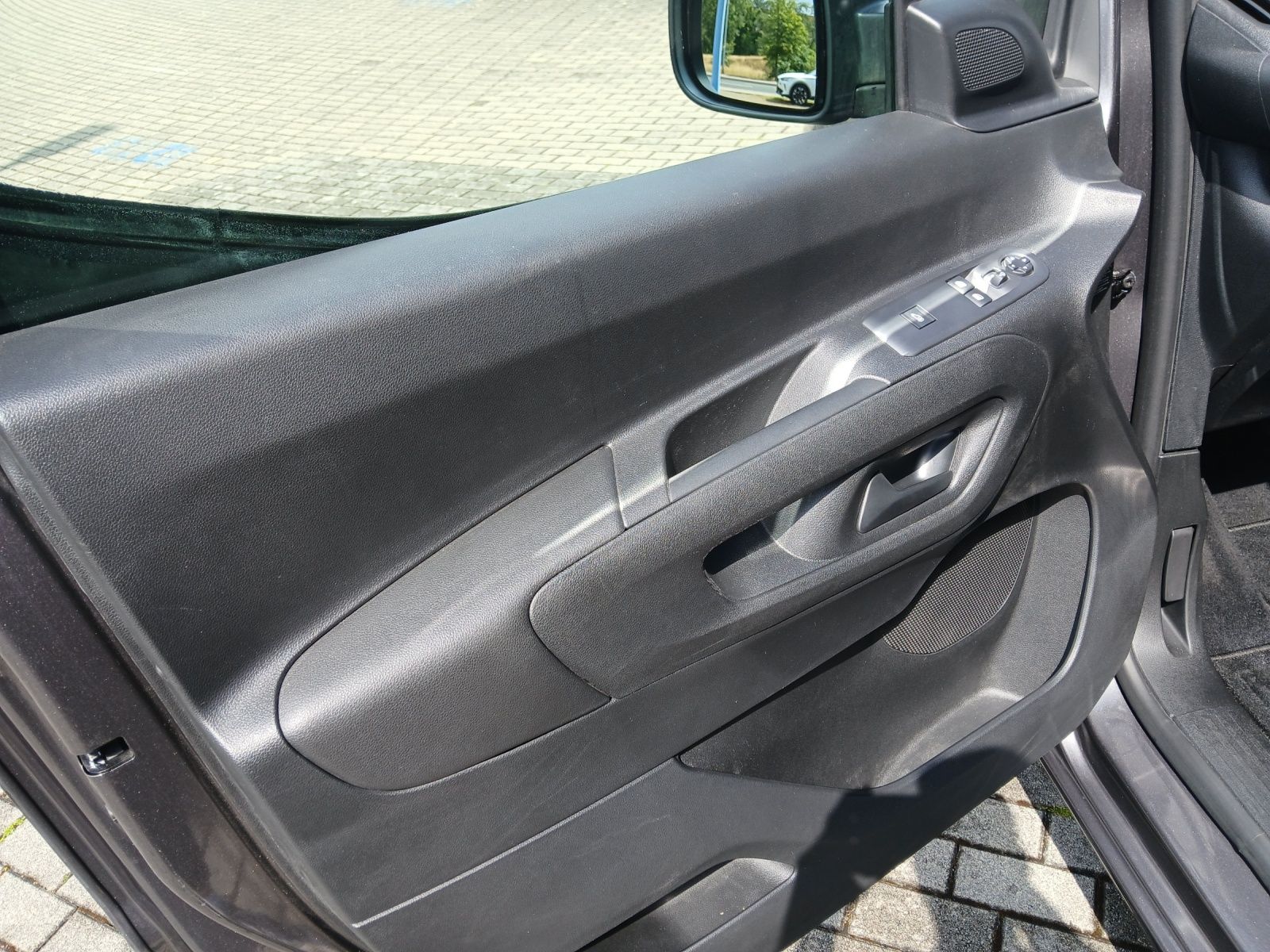 Fahrzeugabbildung Peugeot Partner Premium L2 BlueHDI 130 Klima DAB GRA PDC