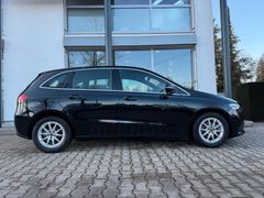 MERCEDES-BENZ B 180/ LENKRADHEIZUNG/ LED/ NAVI/ SPURASSISTENT MERCEDES-BENZ B 180/ LENKRADHEIZUNG/ LED/ NAVI/ SPURASSISTENT