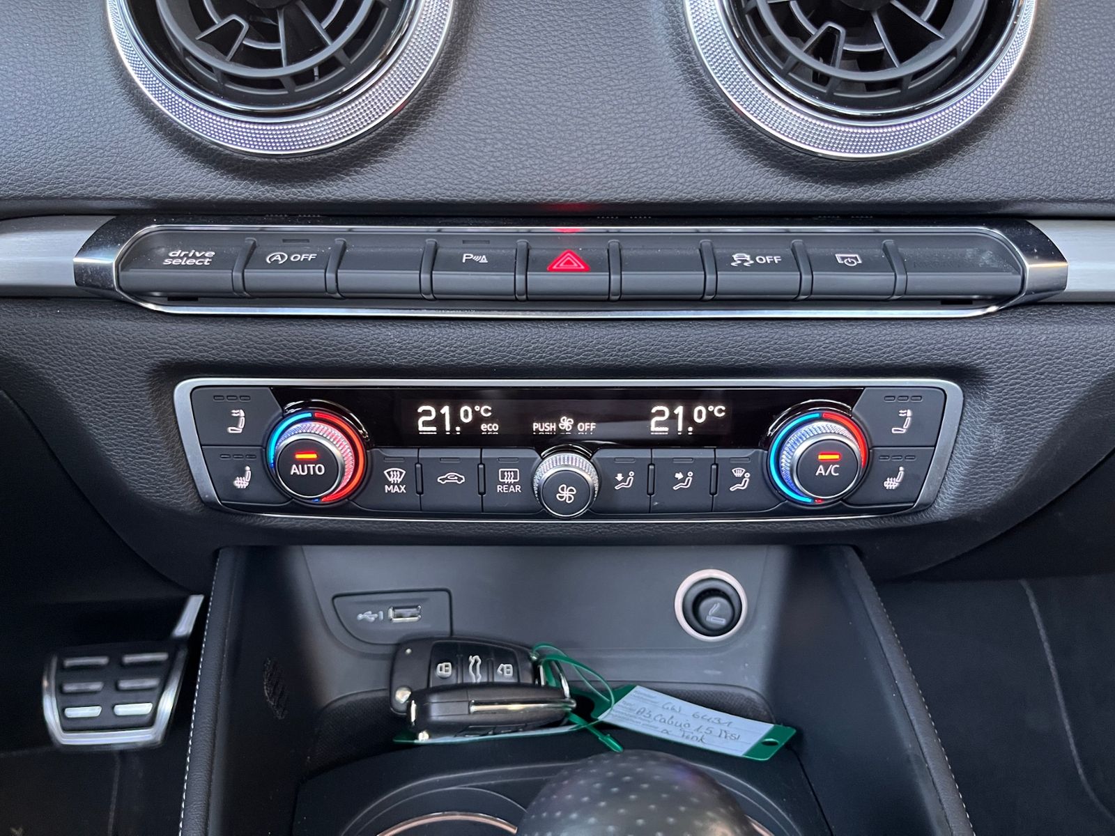 Fahrzeugabbildung Audi A3 Cabriolet S-Line AHK LED NAVI