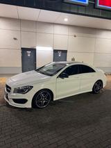 Mercedes-Benz*CLA 180*AMG*Sport*Pano*Sitzh... - Mercedes-Benz CLA 180 in Frankfurt (Main)