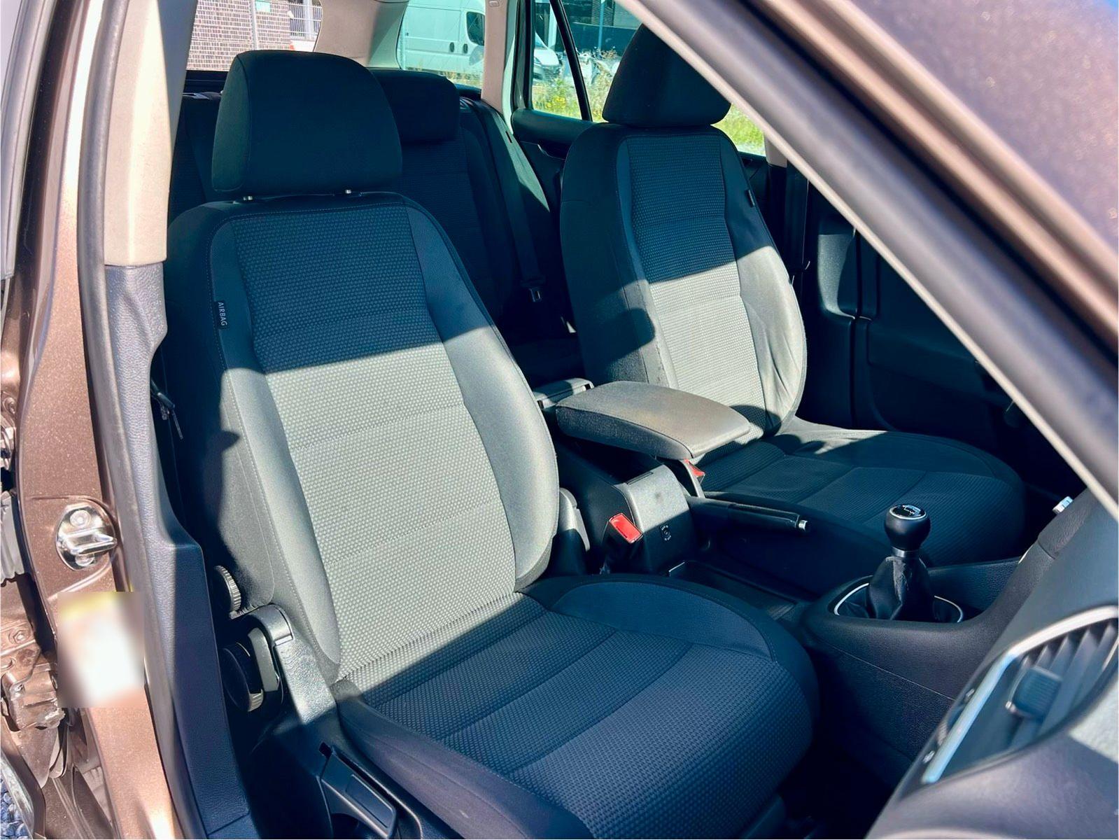 Volkswagen Golf 2011 — engine 105 HP (77kW)