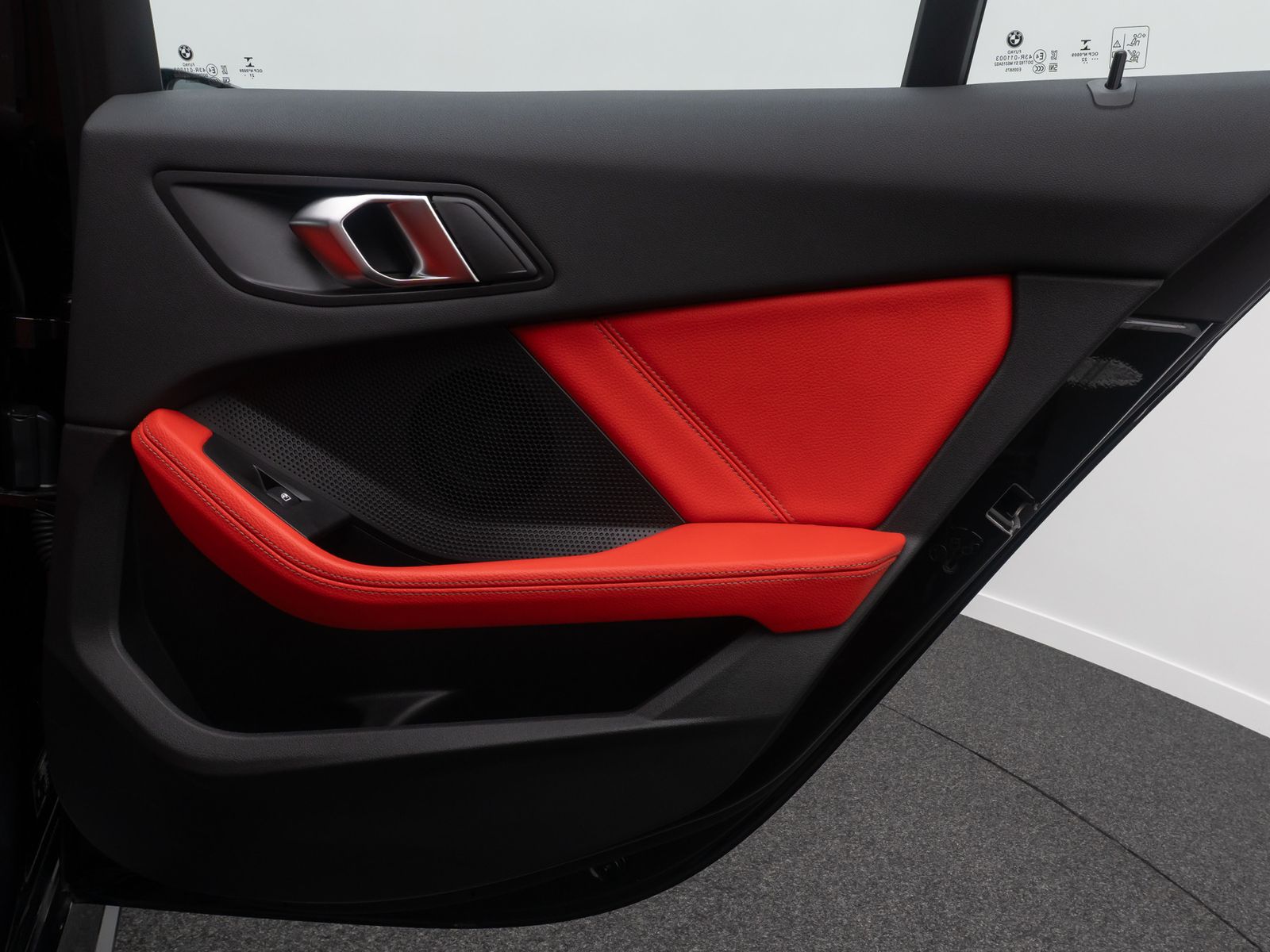 Fahrzeugabbildung BMW 120i M Sport Komfort DAB HiFi Panorama Leder 19"