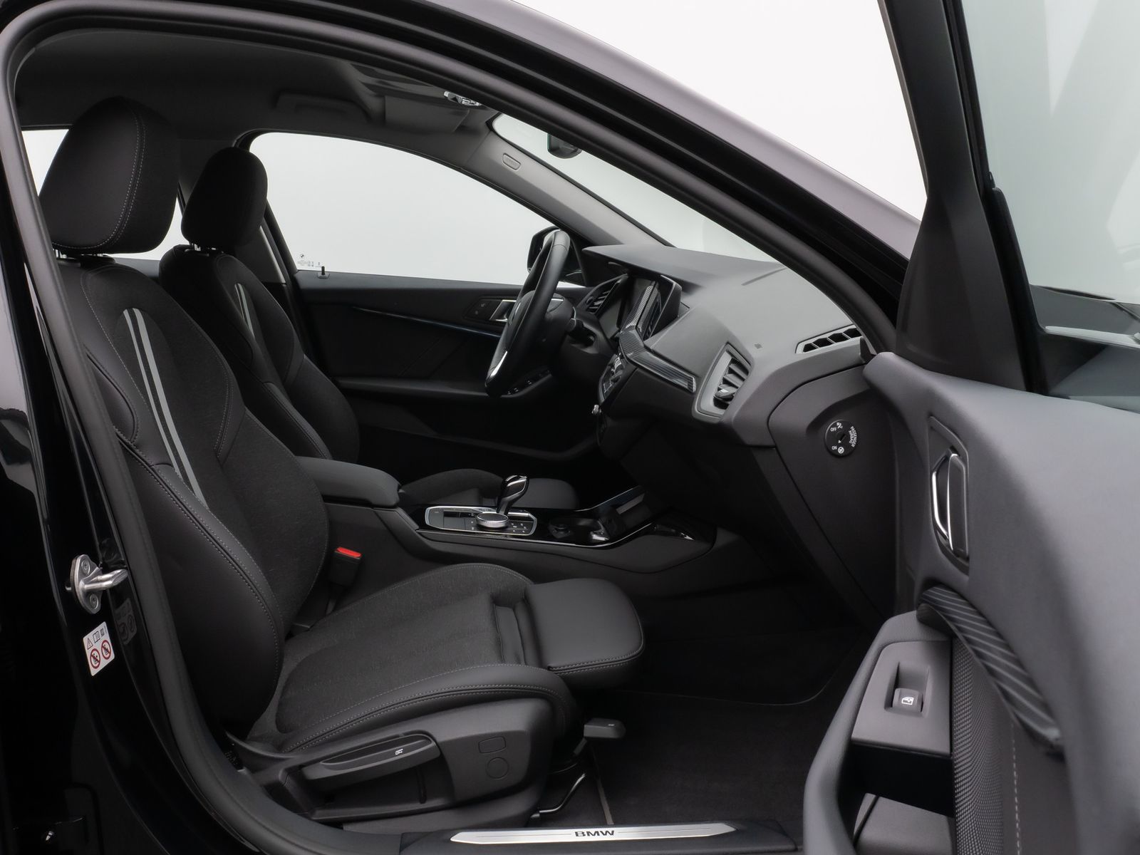 Fahrzeugabbildung BMW 118i SportLine DAB CockPitPr PDC Lenkrhz Komfort