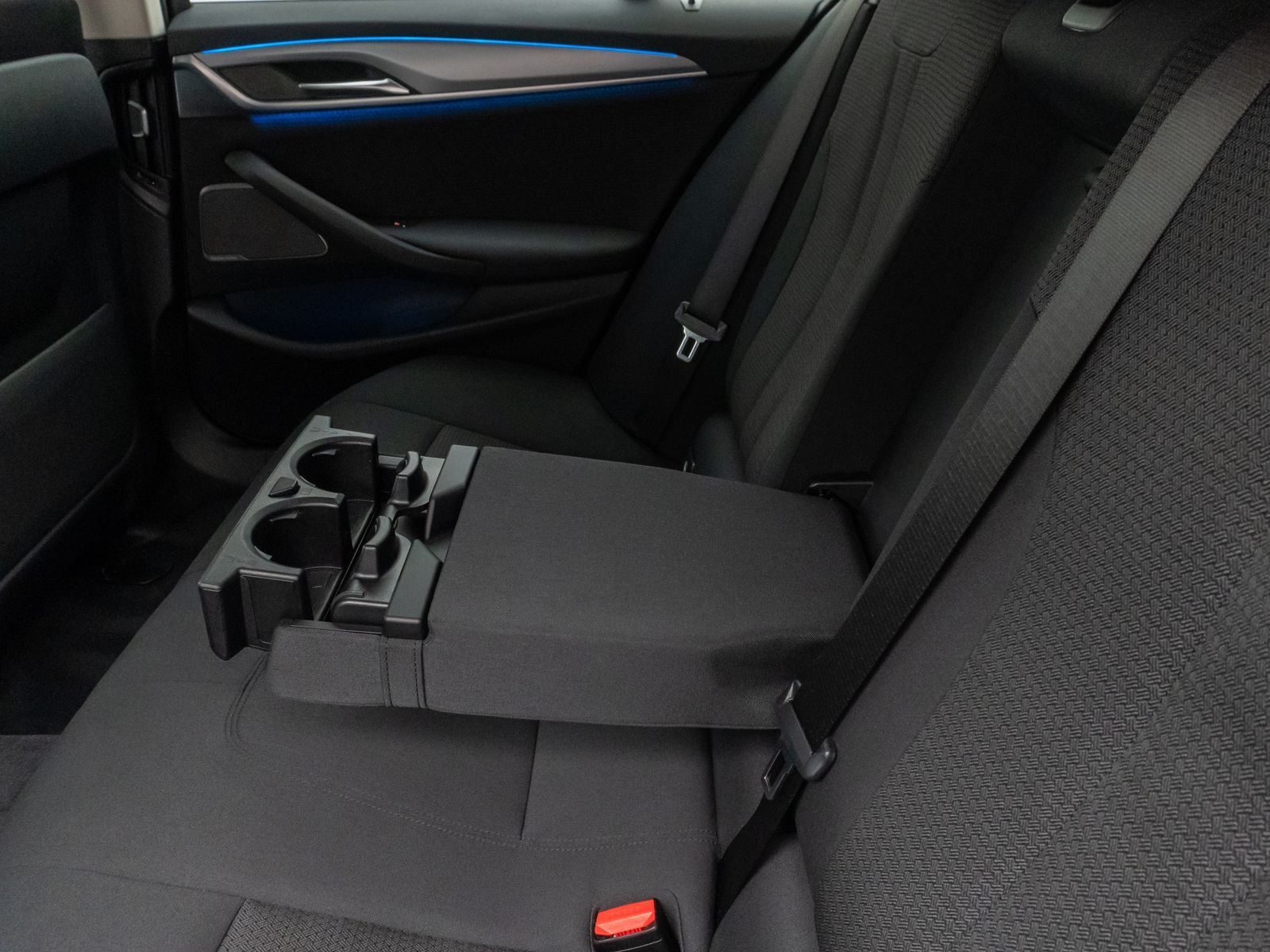 Fahrzeugabbildung BMW 520e  Laser 360° HUD DAB H/K ACC Alarm Komfort