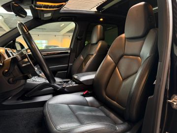 Porsche Cayenne - 6